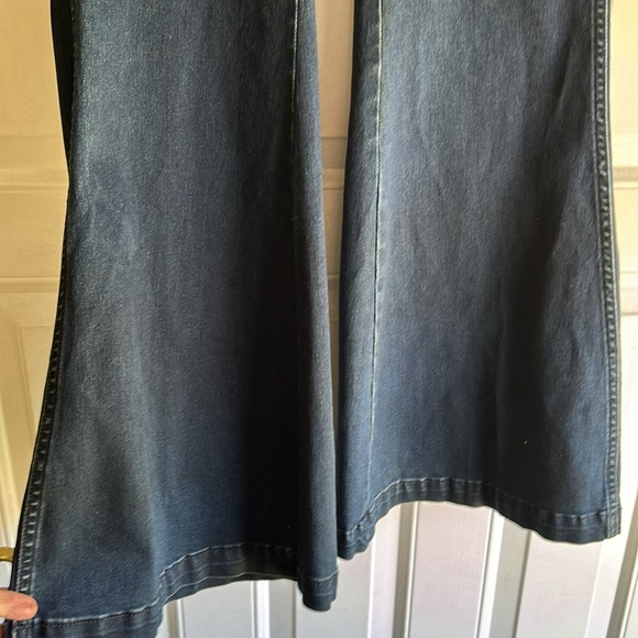 FREE PEOPLE WOMENS FLARE BELL BOTTOM JEANS BOHO SZ 31 - Picture 3 of 11